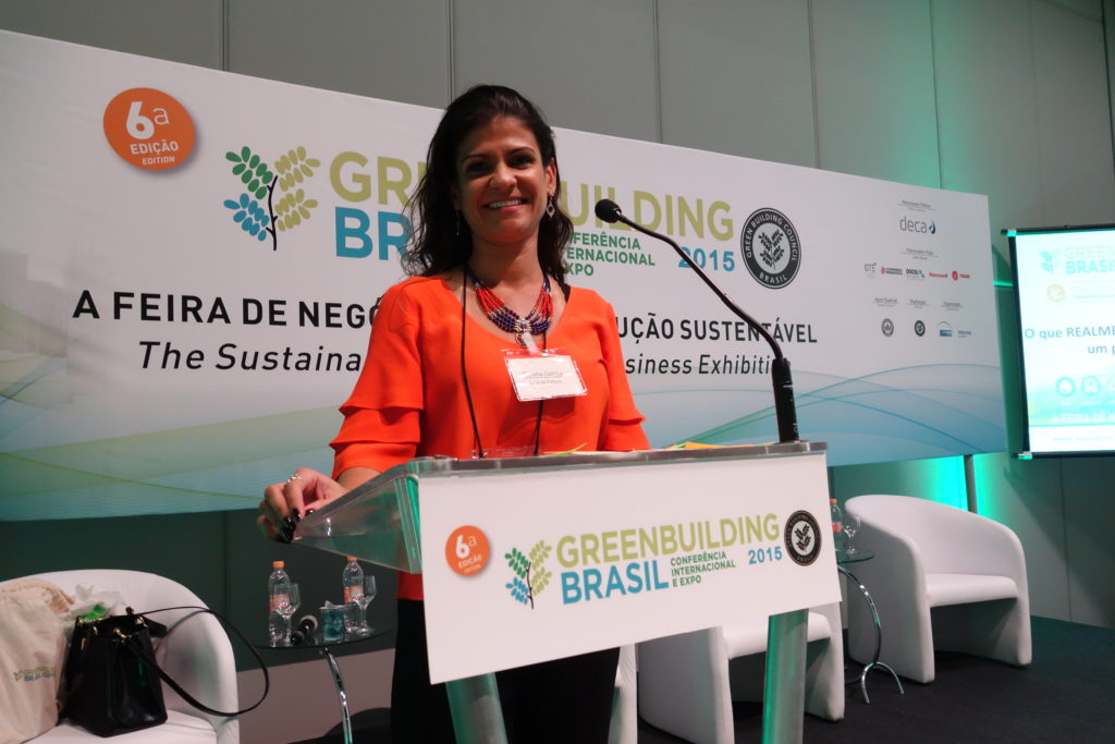 Rosana Correa durante workshop realizado na Expo GBC Brasil.